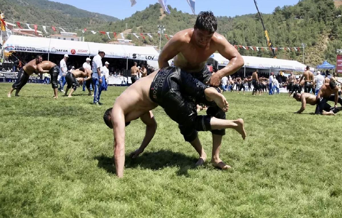Fethiye’de Yağlı Güreşlerin Şampiyonu Aktürk