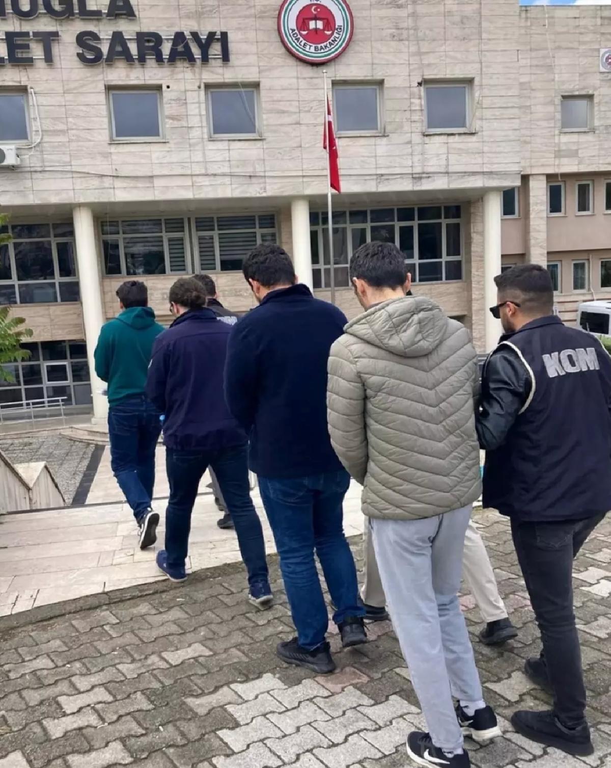 FETÖ Operasyonunda 2 Tutuklama
