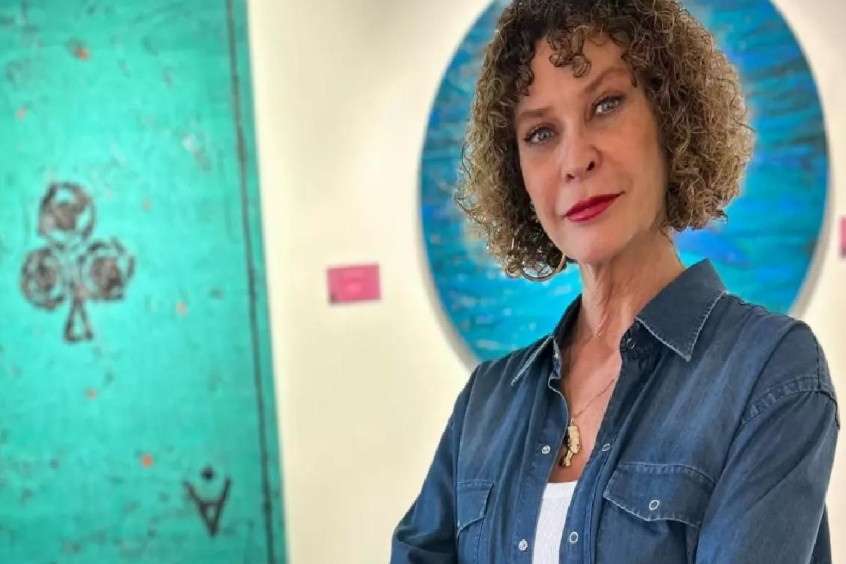 Fırça darbeleriyle gelen yine doğuş: Ekranlardan sanat galerisine