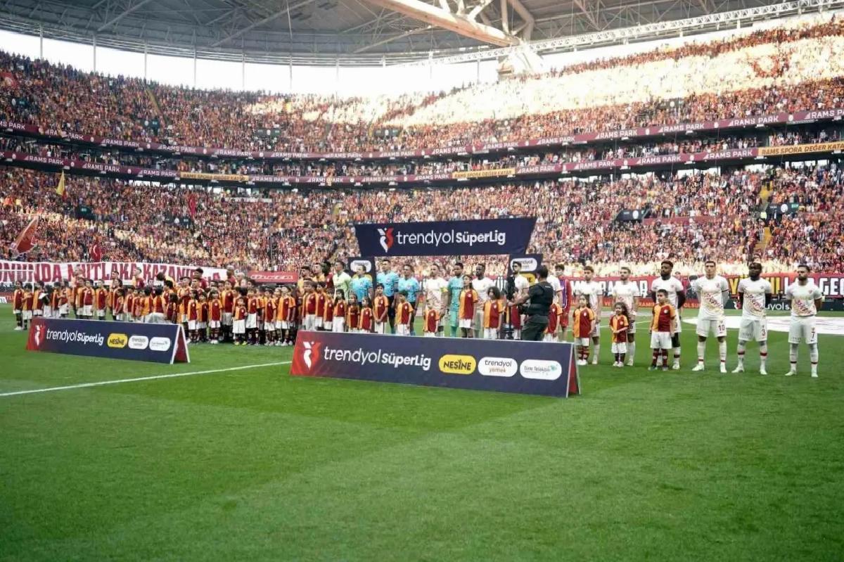 Galatasaray-Kayserispor: Birinci 15 Dakika Golsüz Geçti
