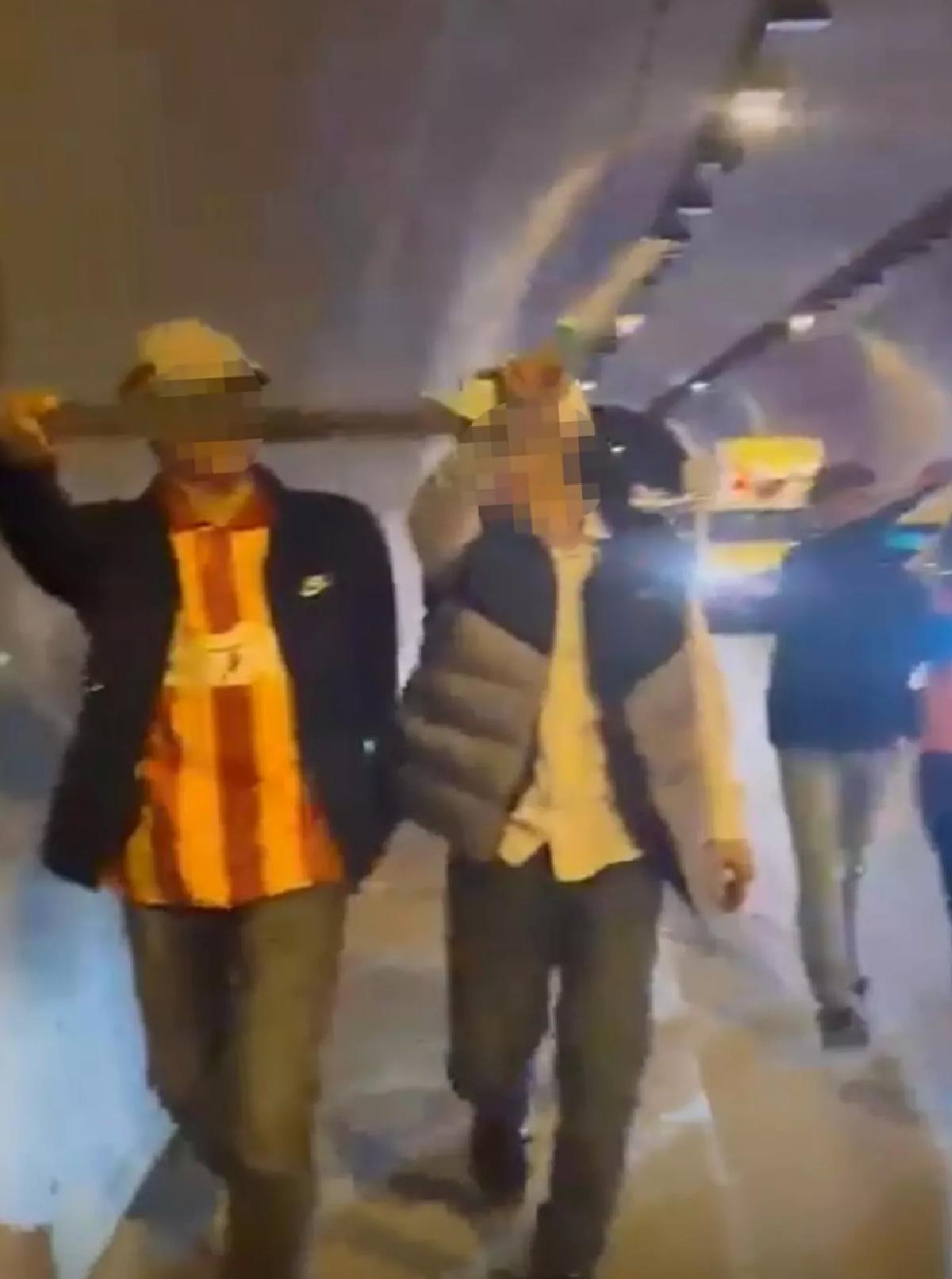Galatasaray Kutlamasında Bıçaklı Şüpheliler Gözaltında