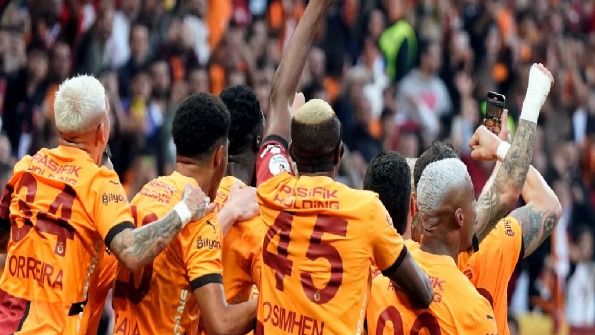 Galatasaray sadece 2 hafta önder olamadı