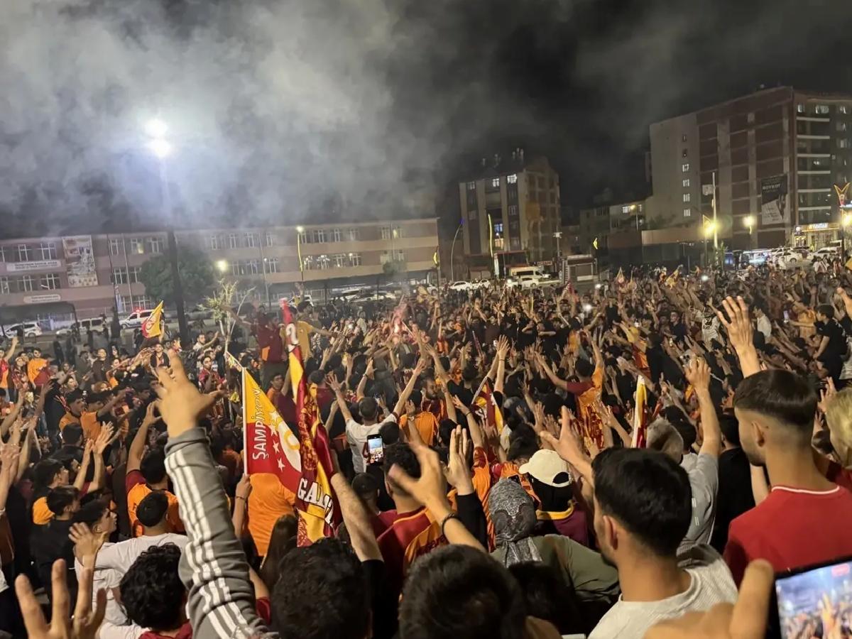 Galatasaray Şampiyonluğunu Coşkuyla Kutladı