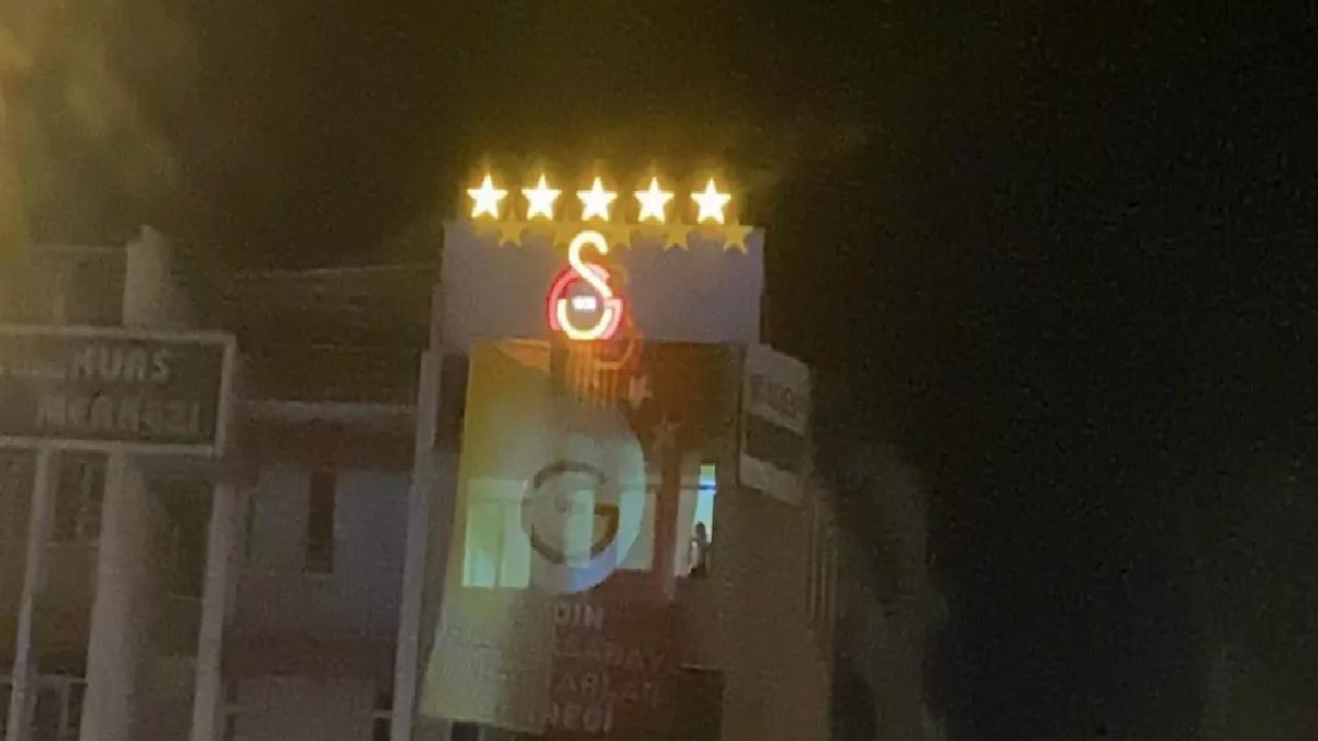 Galatasaray Şampiyonluğunu Efeler’de Kutladı