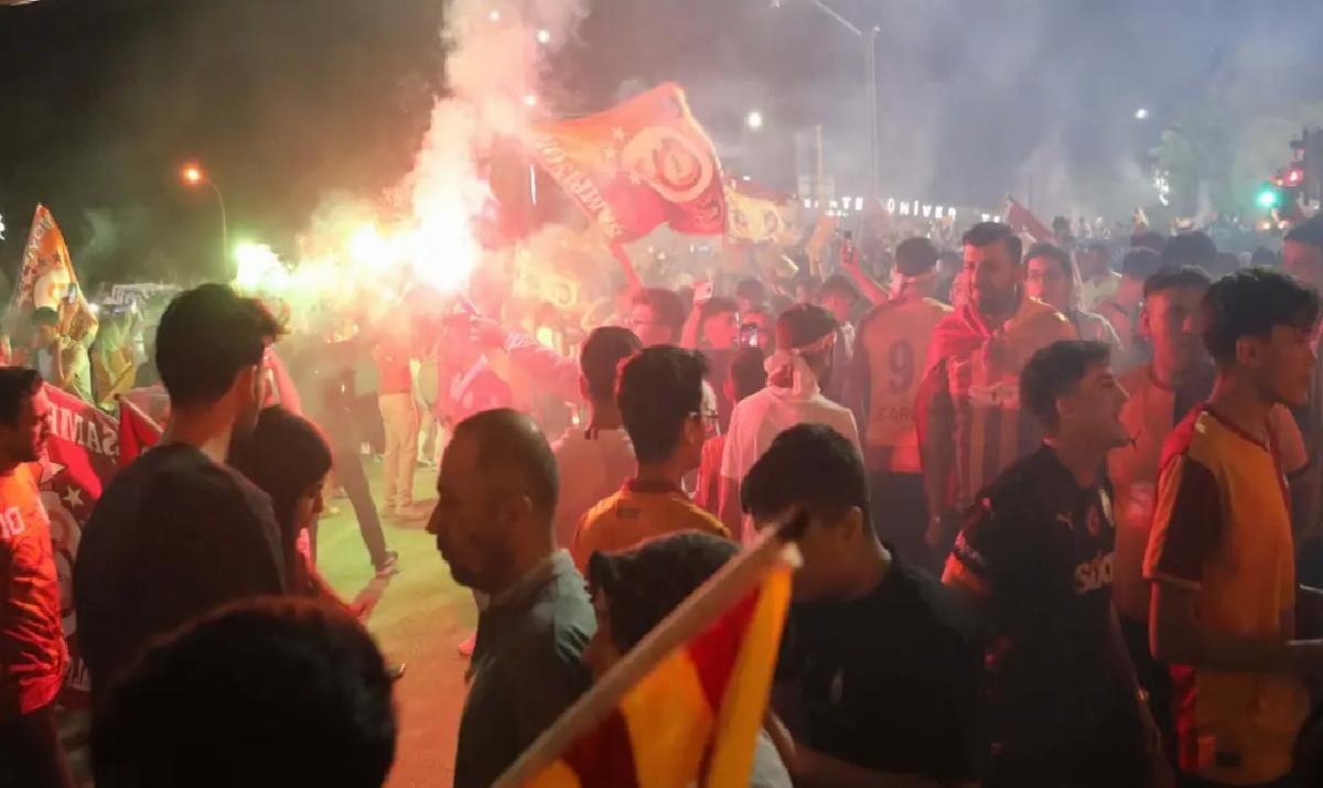Galatasaray Şampiyonluğunu Kutladı