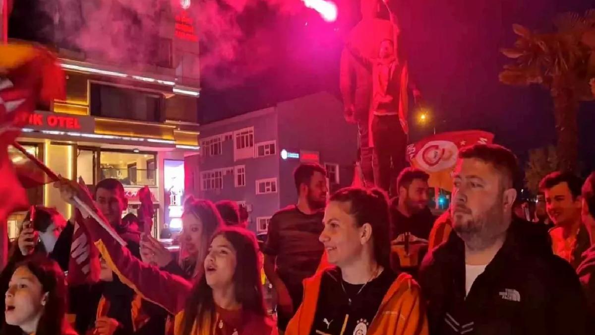 Galatasaray Şampiyonluğunu Tekirdağ’da Kutladı