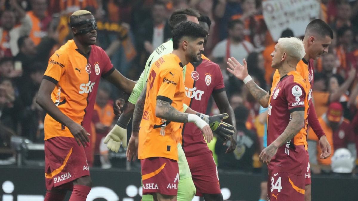 Galatasaray, şampiyonluk sayısında devlerle yarışıyor