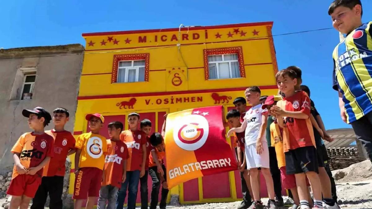 Galatasaray Taraftarından Özel Konut Dekoru