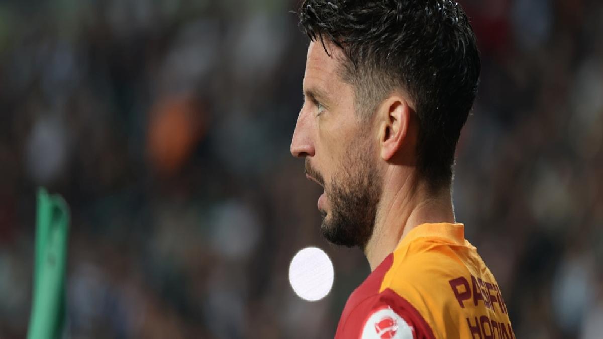Galatasaray’da Dries Mertens’in doğum günü kutlandı