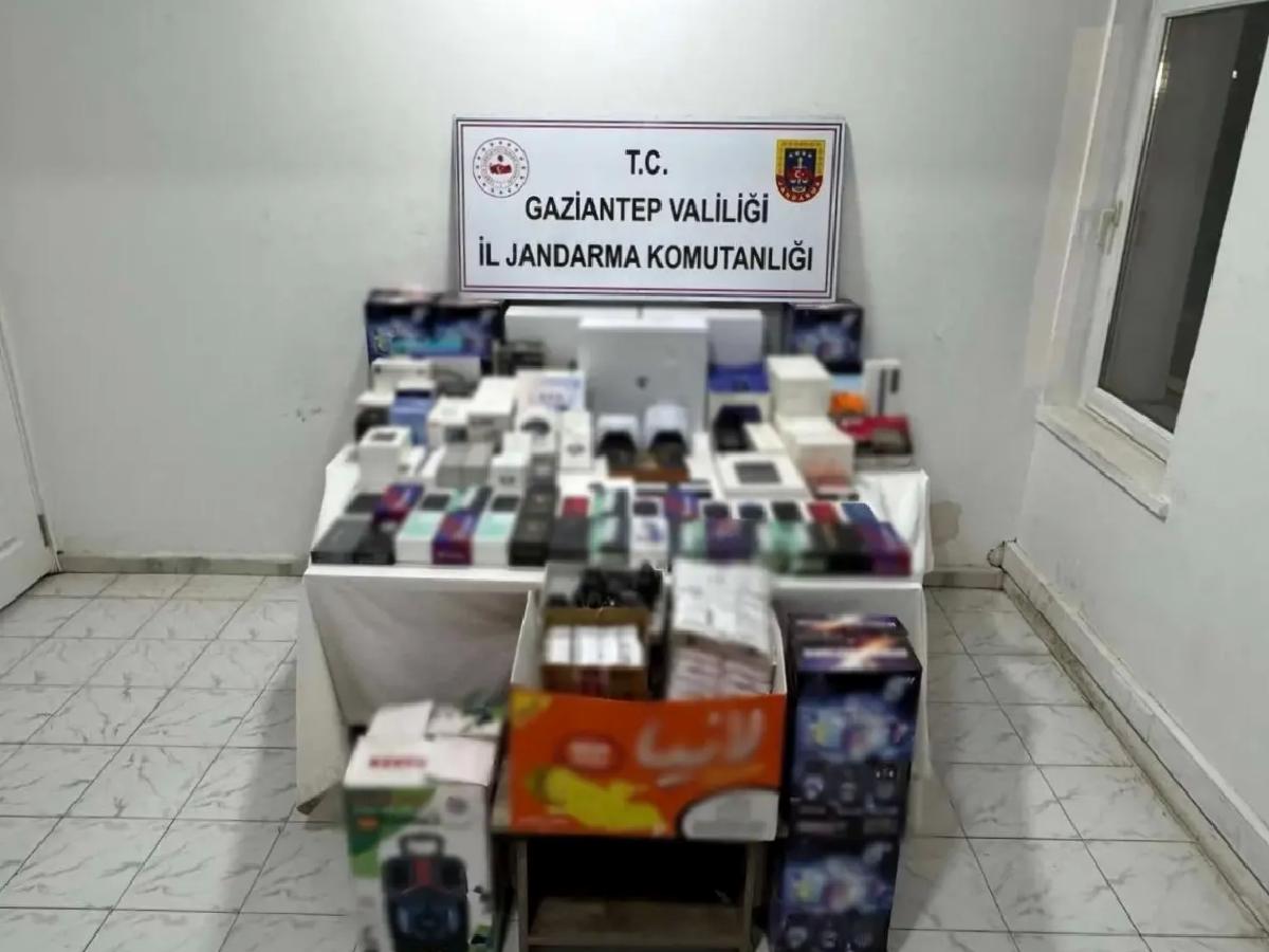 Gaziantep’te 2 milyon TL kıymetinde kaçak elektronik eşya ele geçirildi
