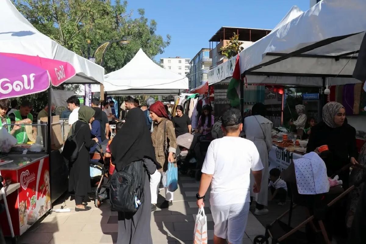 Gazze İçin Kermes Düzenlendi