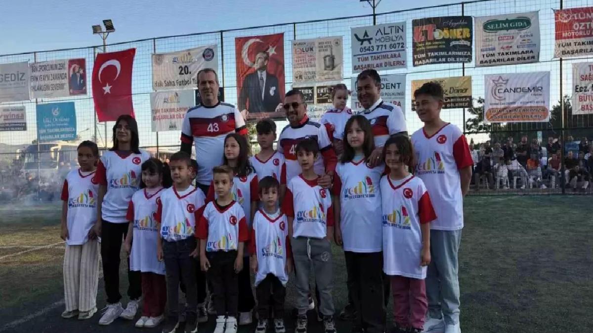 Gediz’de 20. Klâsik Halı Saha Futbol Turnuvası Tamamlandı