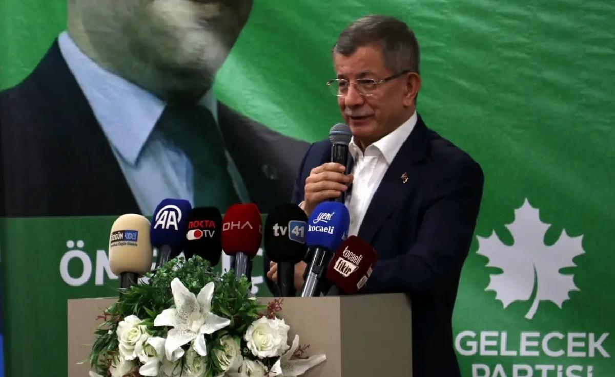 Gelecek Partisi Genel Lideri Davutoğlu, Kocaeli’de Anneler Günü programına katıldı