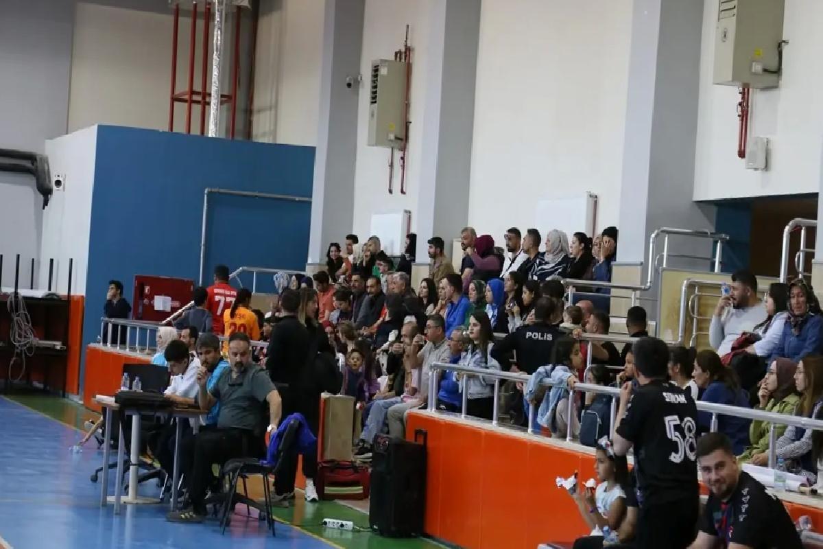 Gemerek’te Kurumlar Ortası Voleybol Turnuvası