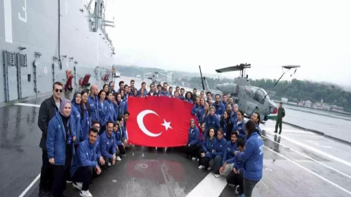 Gençlerden TCG Anadolu ile Tarihi Seyahat