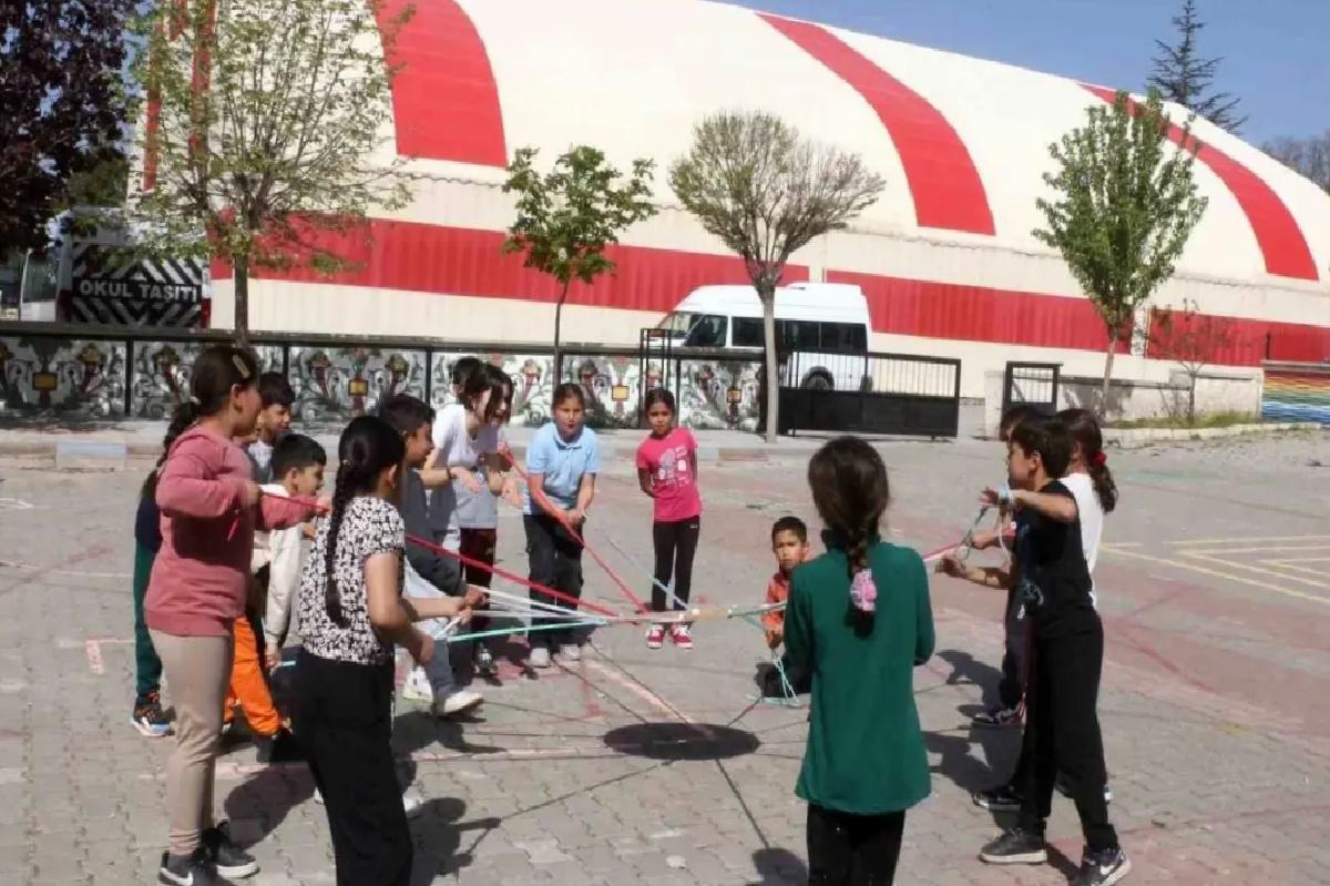 Gençlik Merkezinden Eğlenceli Aktiflik