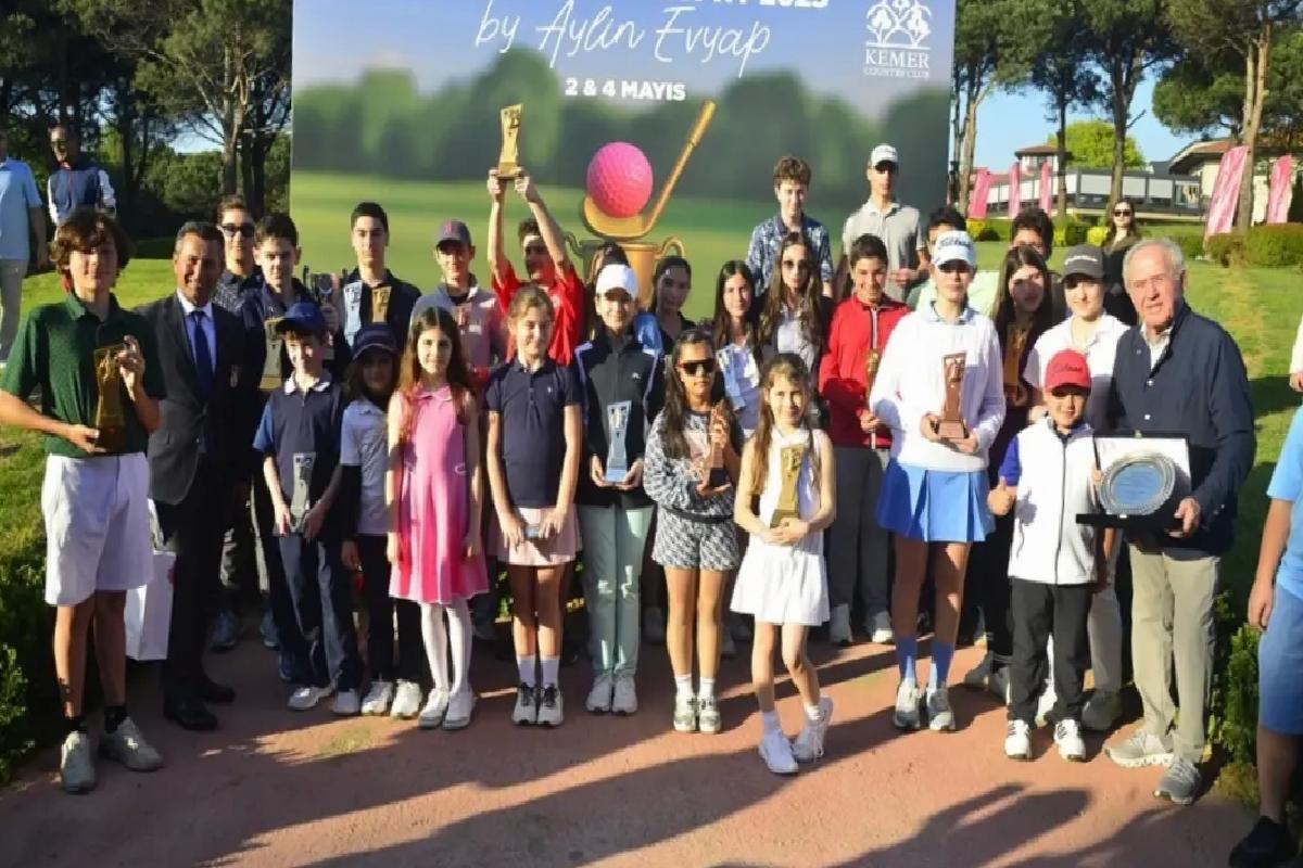 Golfte Genç Yetenekler Büyülüyor