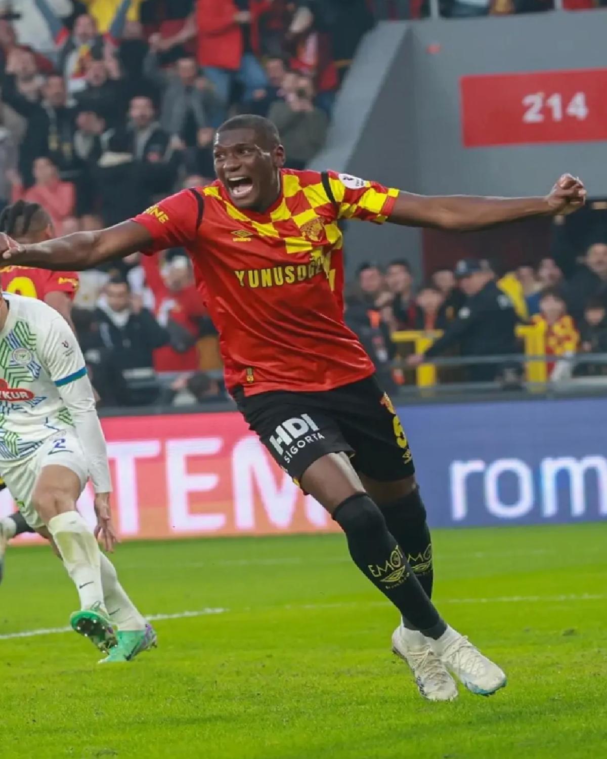 Göztepe, Heliton’un Mukavelesini Uzatıyor