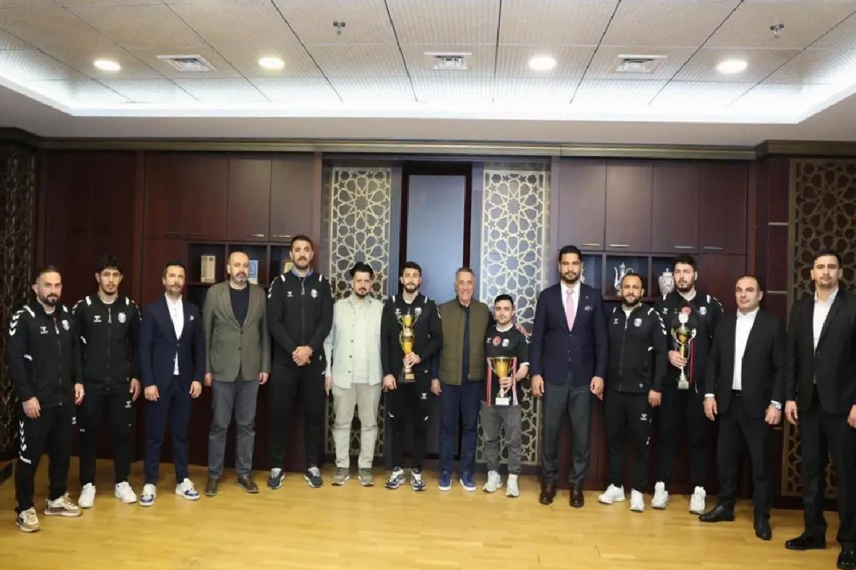 Güreş Federasyonu Başkanı Sultangazi’yi Ziyaret Etti