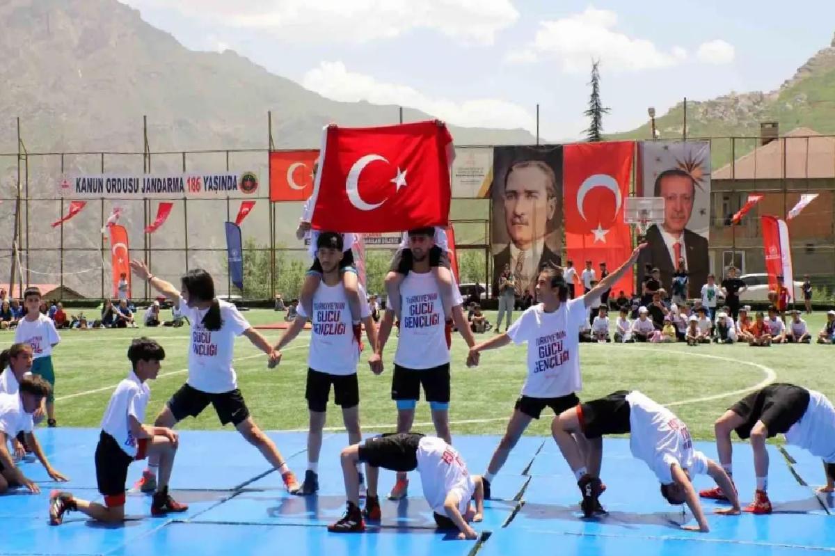 Hakkari’de Coşkulu 19 Mayıs Kutlaması