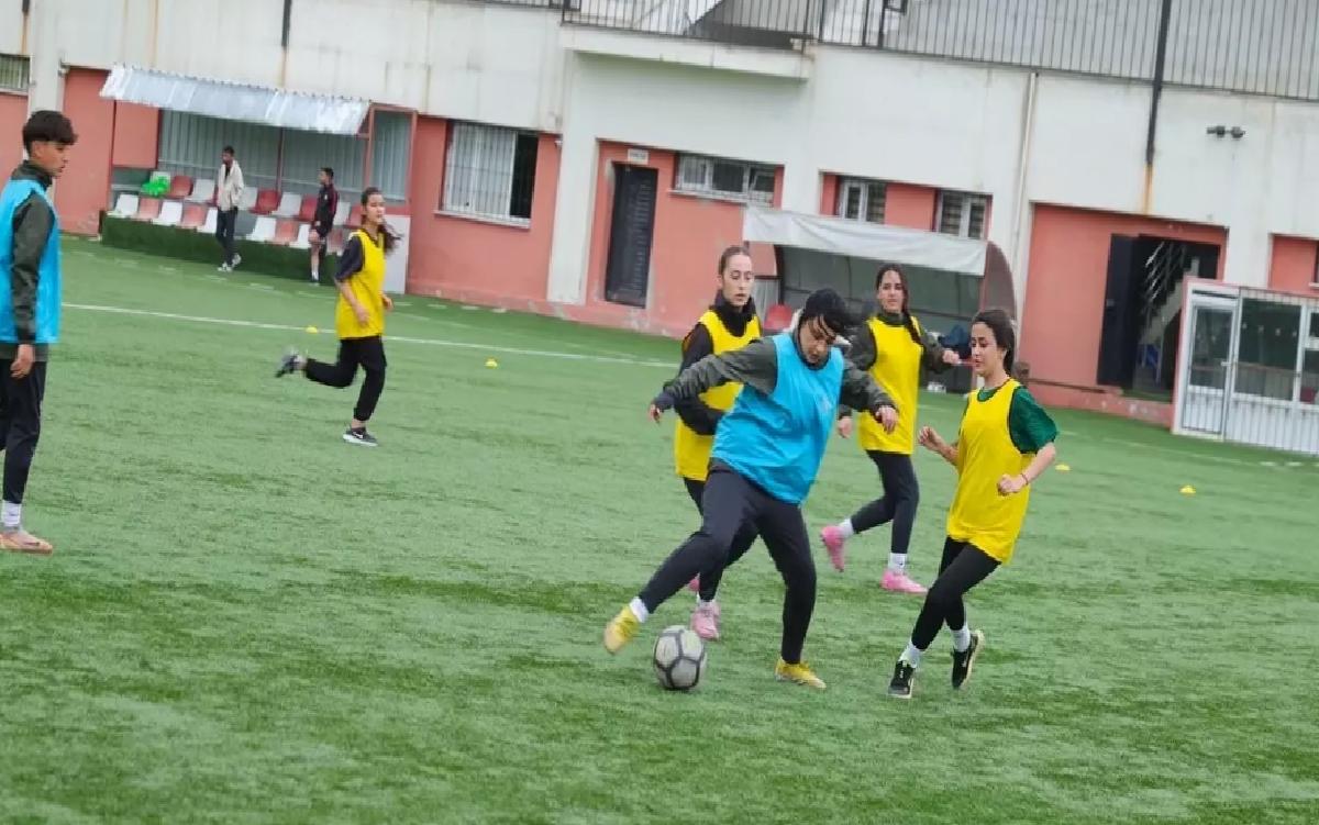 Hakkari’nin Bayan Futbol Takımı 2. Lig Gayeli