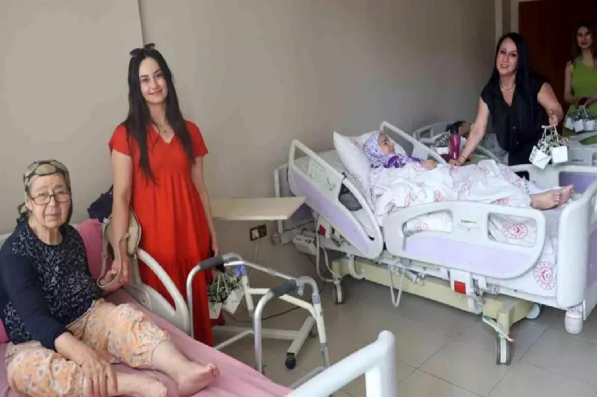 Hatay’da Anneler Günü Kutlaması