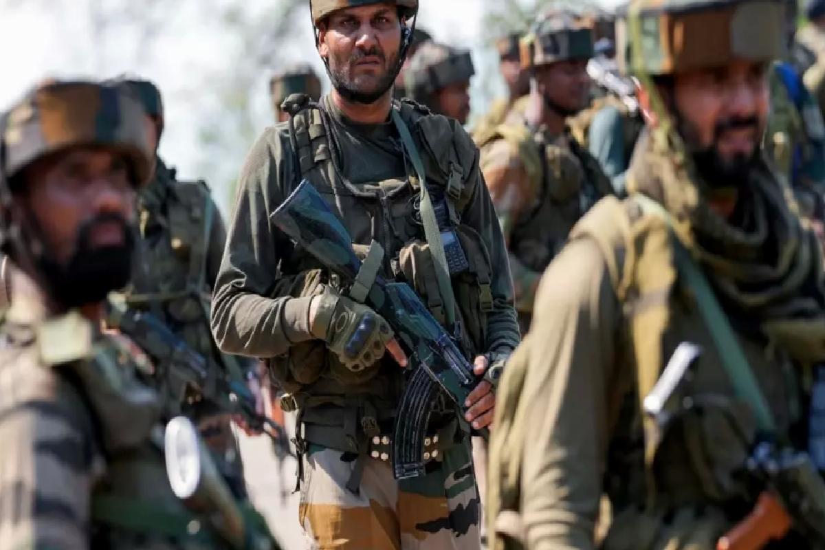 Hindistan 3 bölgeden saldırıyor: Pakistan’ın Keşmir bölgesinde çok sayıda patlama