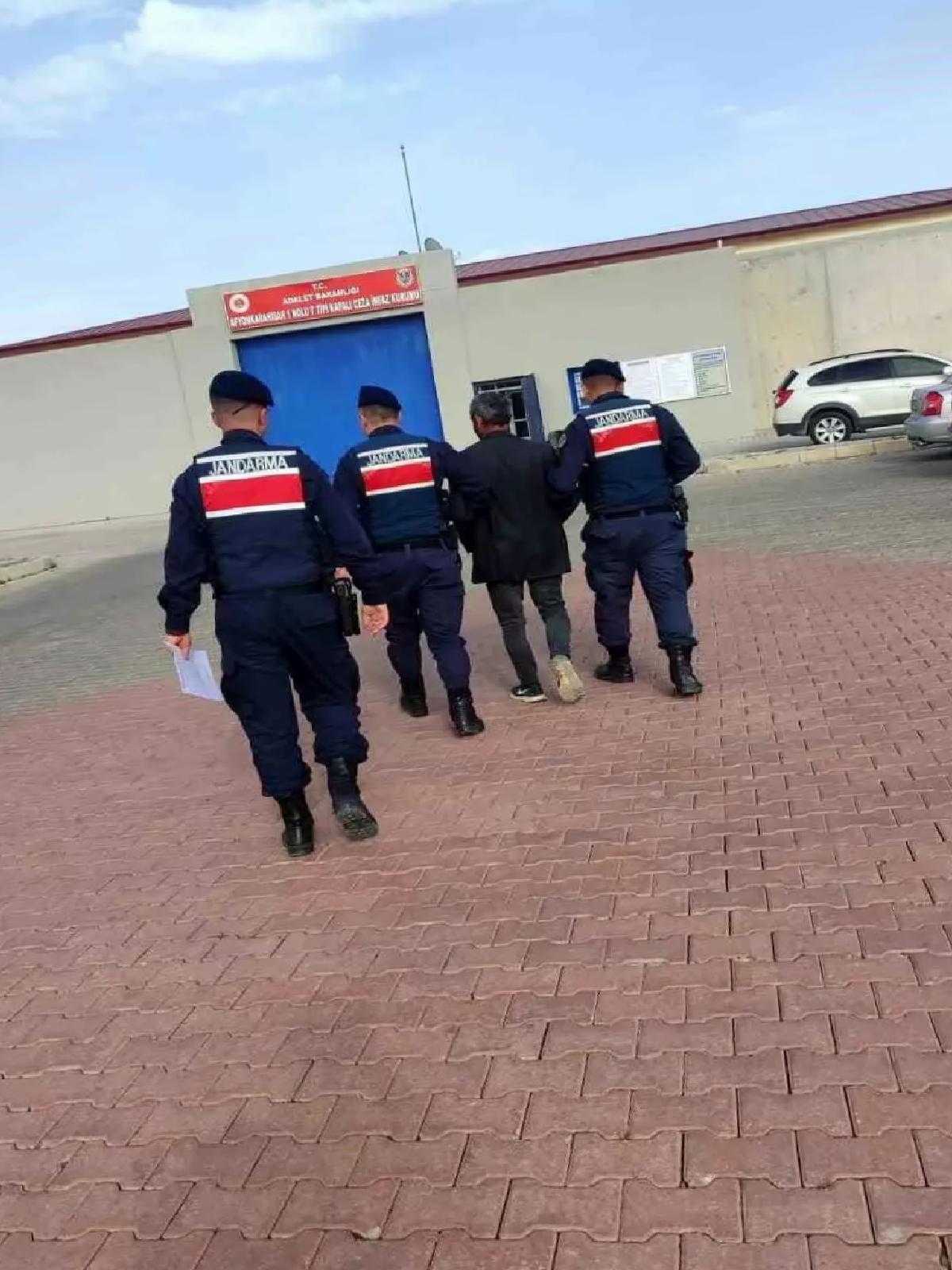 Hırsızlıkla Aranan Şahıs Yakalandı