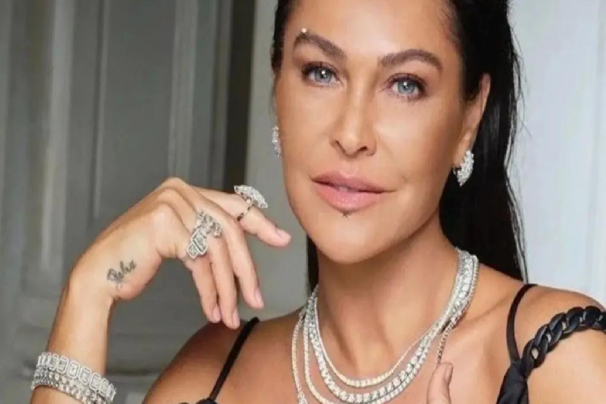 Hülya Avşar köpeğini tıraş ettiği anları yayınladı