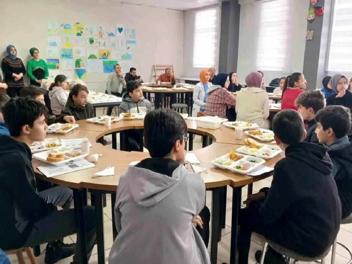 İbrahim Hakkı Kubilay İmam Hatip Ortaokulu başarılarıyla göz dolduruyor