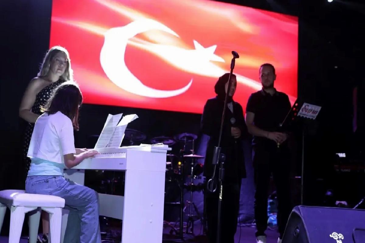 Iğdır’da Gençlik Yürüyüşü Düzenlendi
