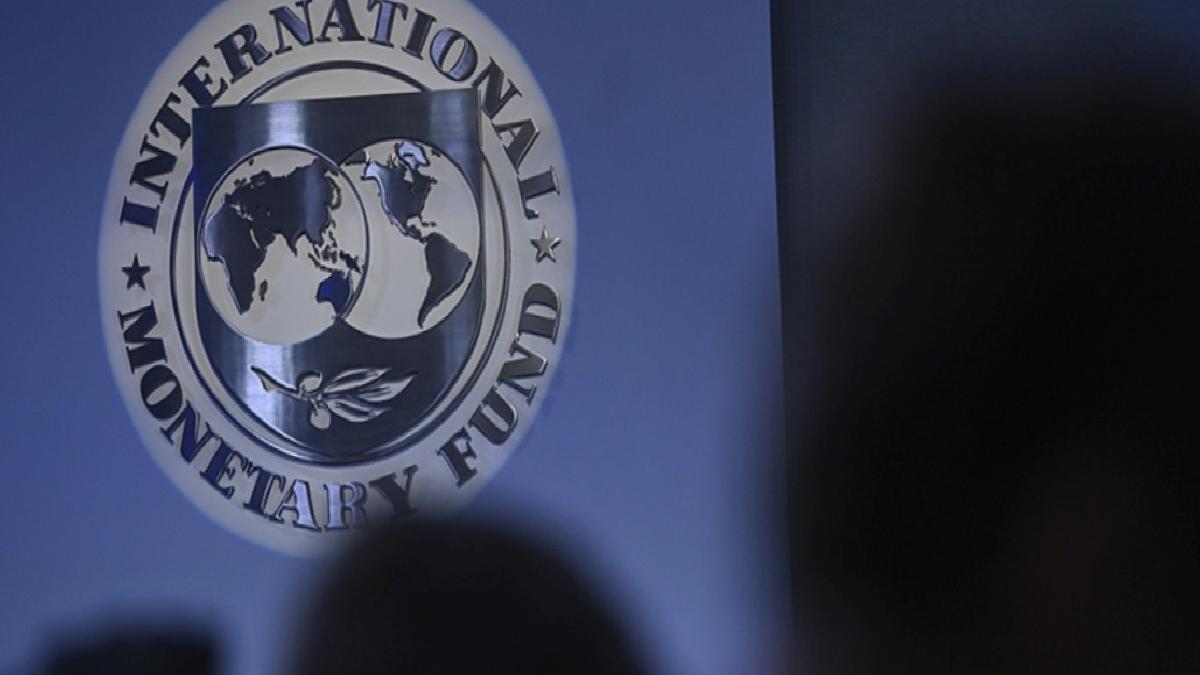 IMF’den Pakistan’a 1,4 milyar dolarlık kredi