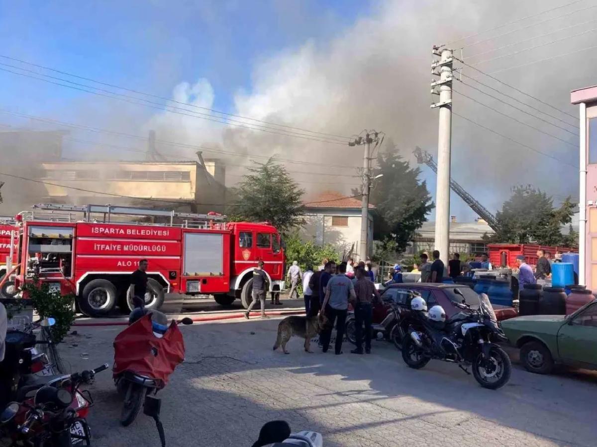 Isparta’da Oyuncak Dükkanında Yangın
