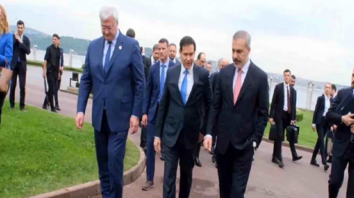 İstanbul’da Barış Masası Kuruldu