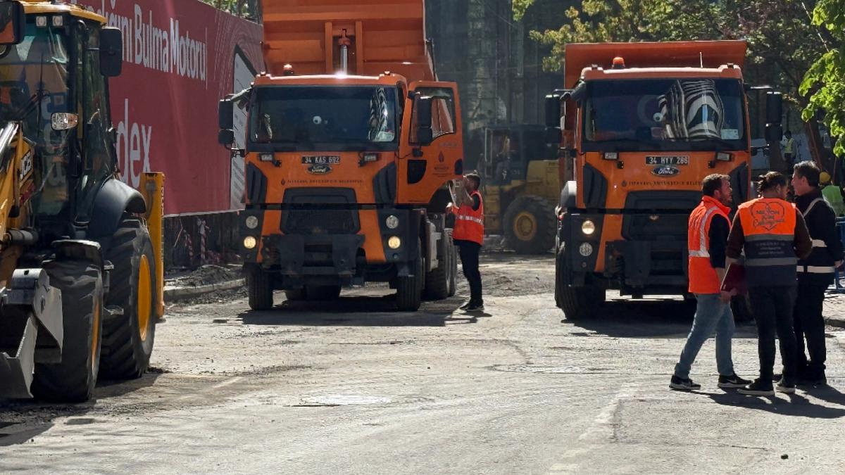 İstanbul’da çöken yolda tamir mesaisi sürüyor