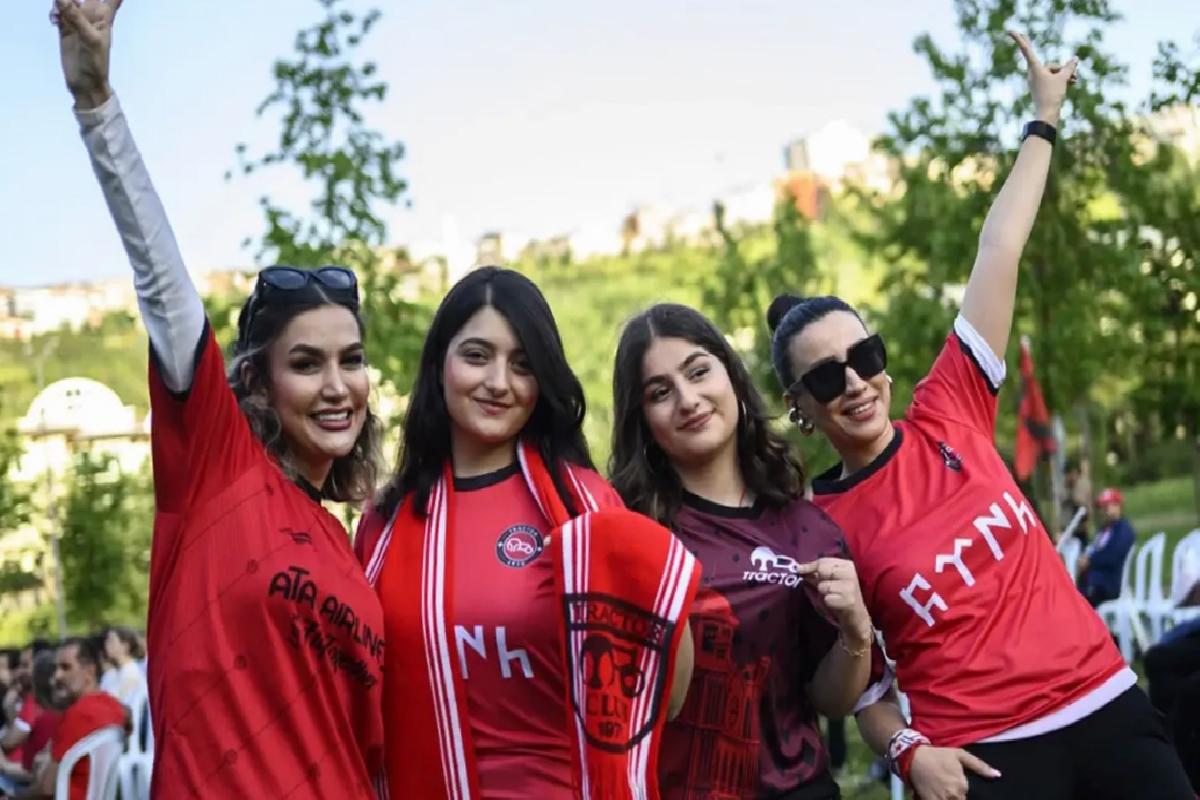 İstanbul’da coşkulu kutlama! Ancak bu kere Türk grubu değil