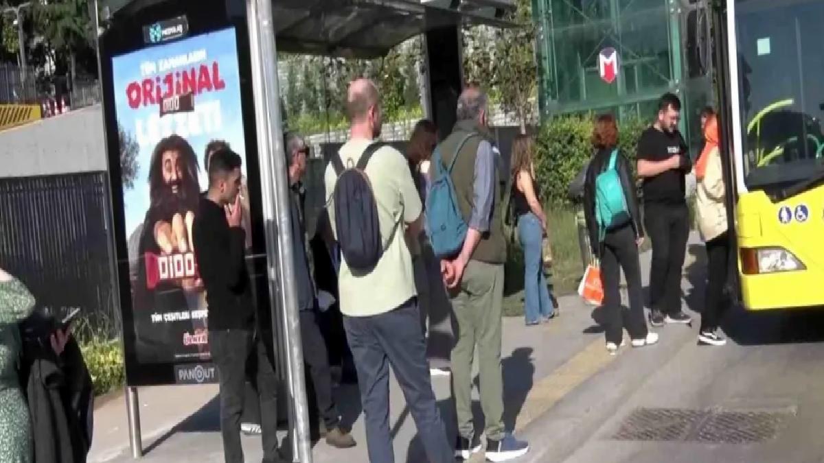 İstanbul’da Özel Halk Otobüsleri Kontak Kapatma Aksiyonu Gerçekleştirdi