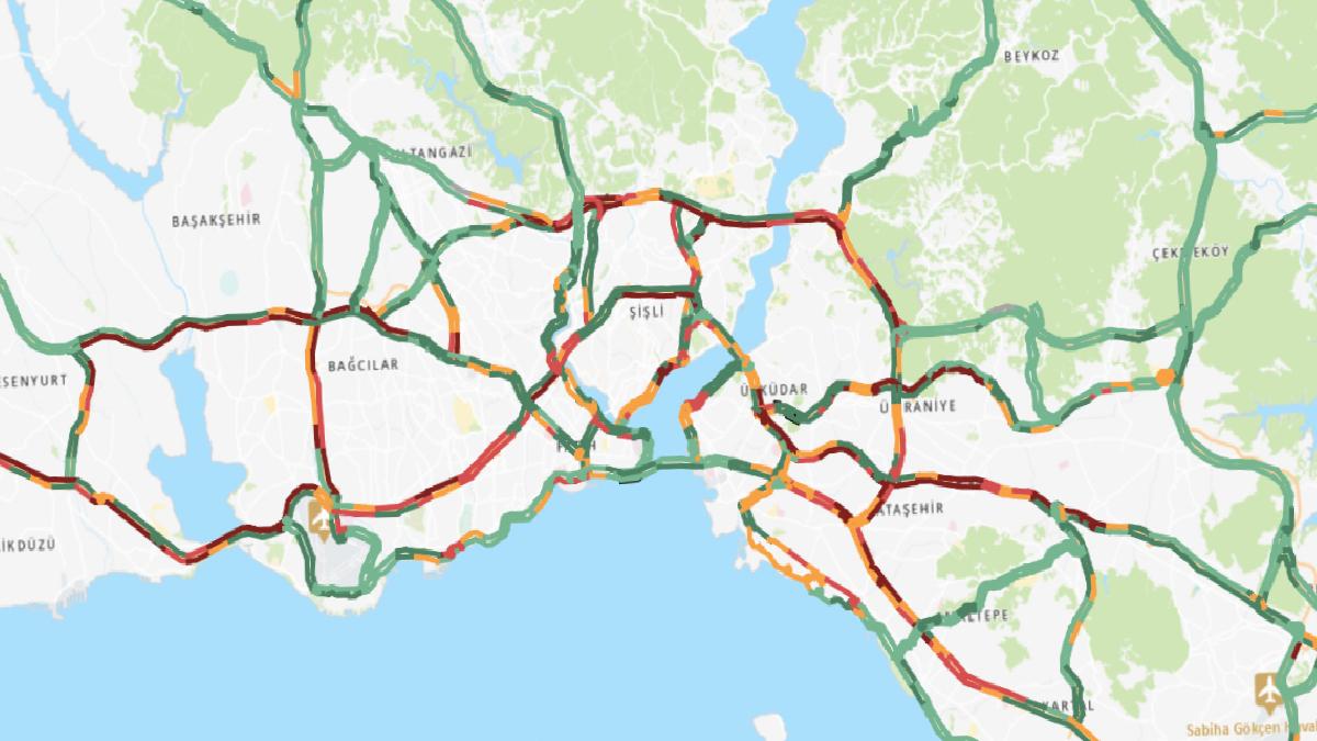 İstanbul’da yağış nedeniyle trafik yoğunluğu yüzde 74’e çıktı