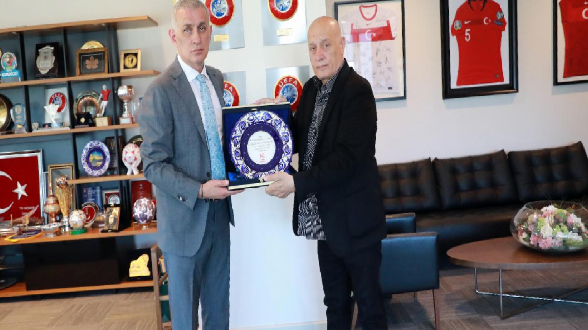 İstanbulspor Başkanı Sarıalioğlu’ndan TFF Başkanı Hacıosmanoğlu’na ziyaret
