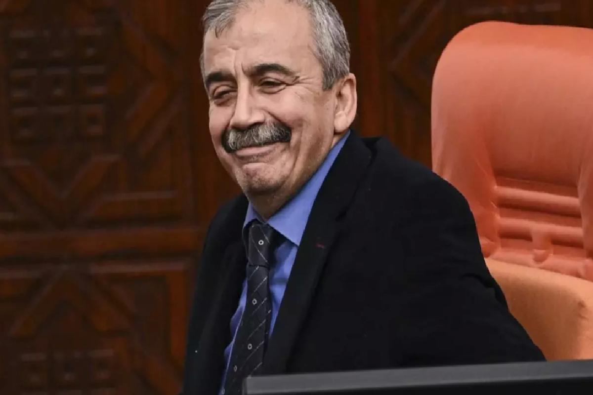 İşte 18 gündür ağır bakımda tutulan Sırrı Süreyya Başkan’ın mevt nedeni