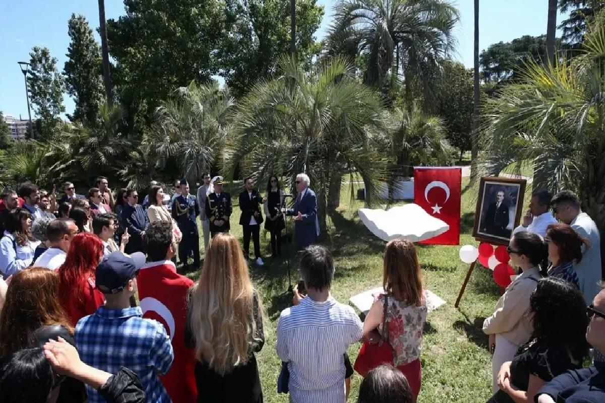 İtalya’daki Türk öğrenciler, 19 Mayıs Atatürk’ü Anma, Gençlik ve Spor Bayramı’nı kutladı
