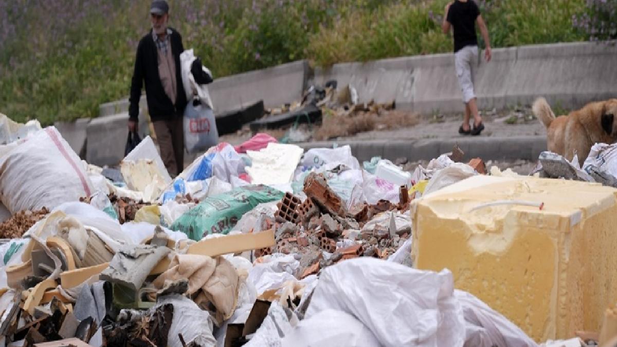 İzmir Buca’da atık ve çöp yığınları isyan ettirdi