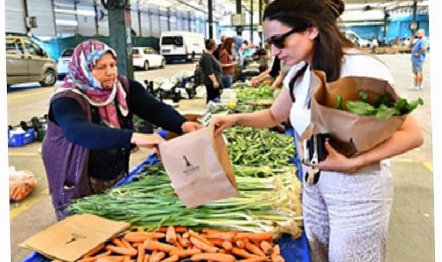 İzmir Büyükşehir Belediyesi 15 yıldır organik tarımla çiftçiyi ayakta tutuyor