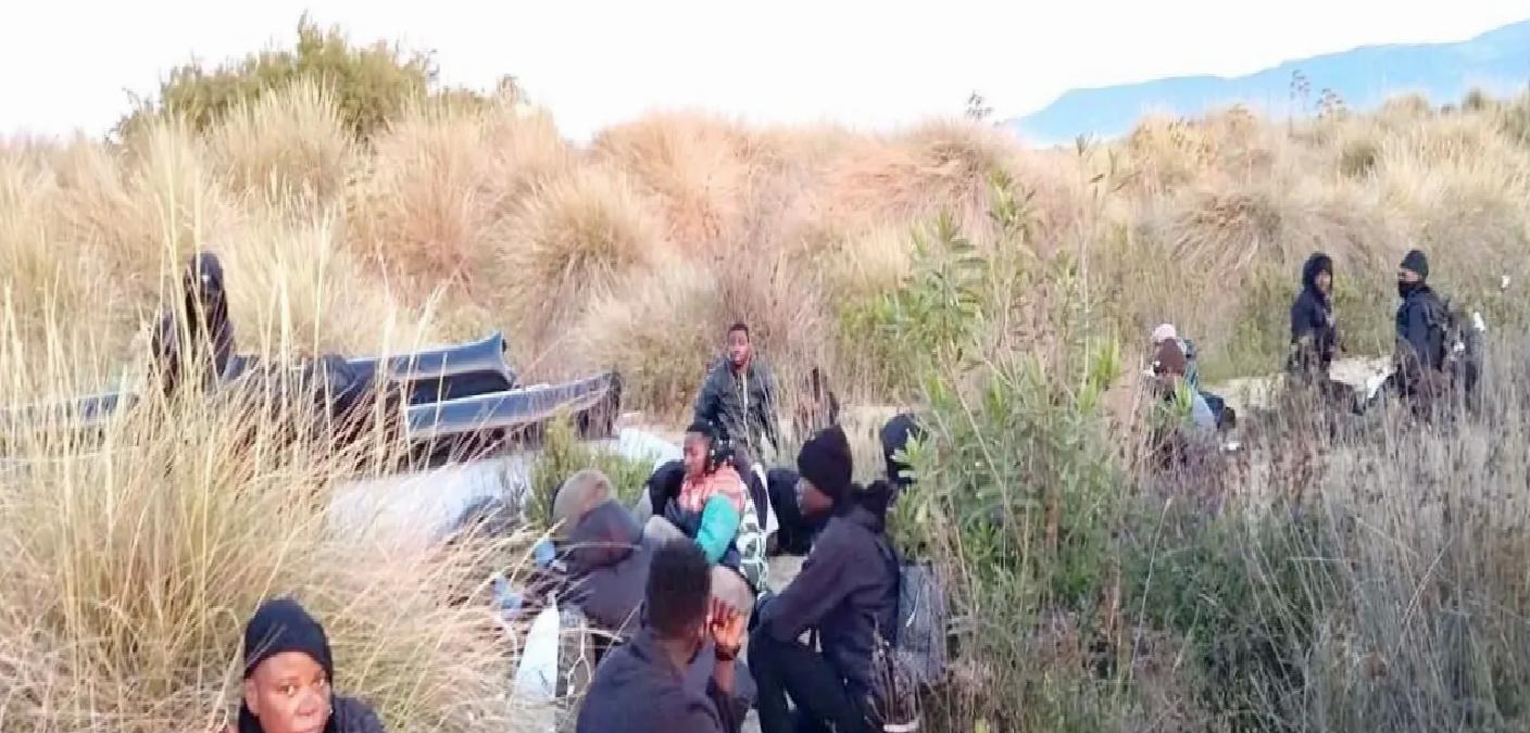 İzmir’de 14 Sistemsiz Göçmen Yakalandı