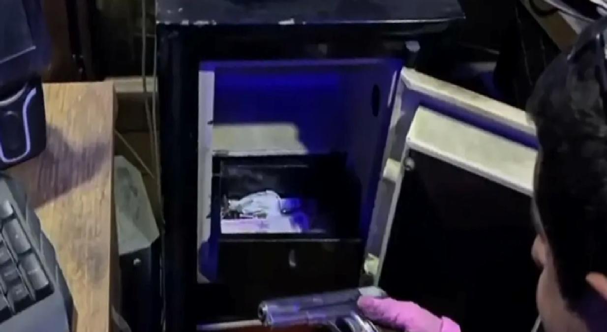 İzmir’de Yasa Dışı Silah Ticareti Operasyonu