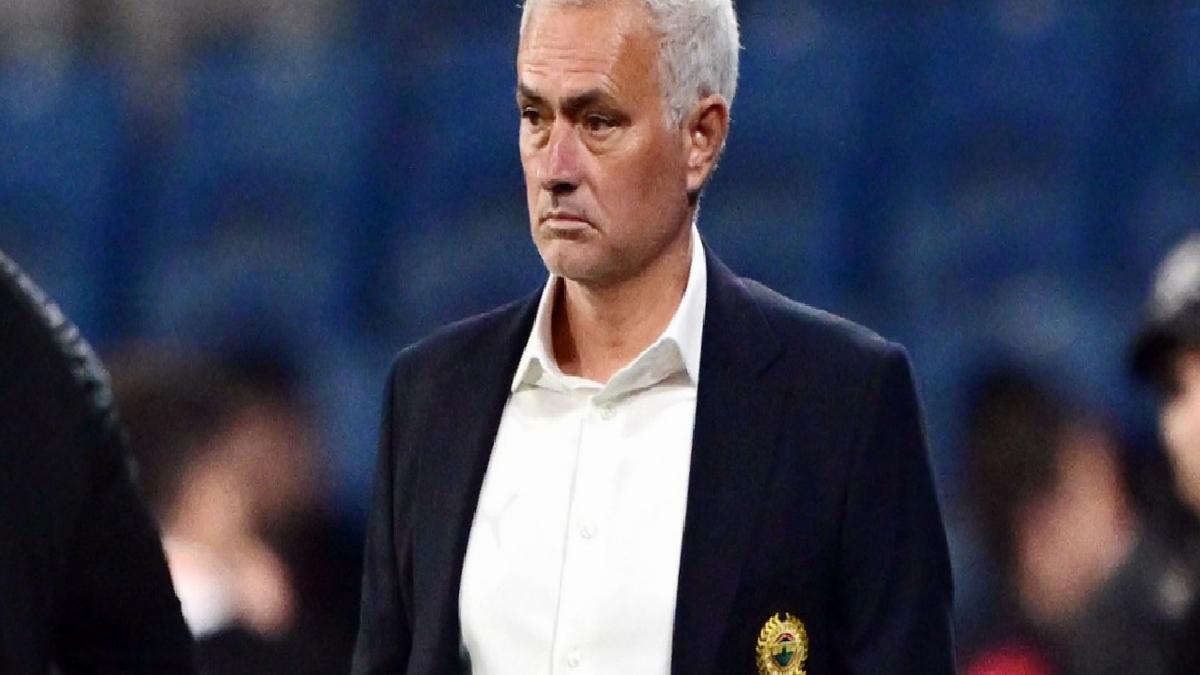 Jose Mourinho, birinci 11’i bir defa daha değiştirdi