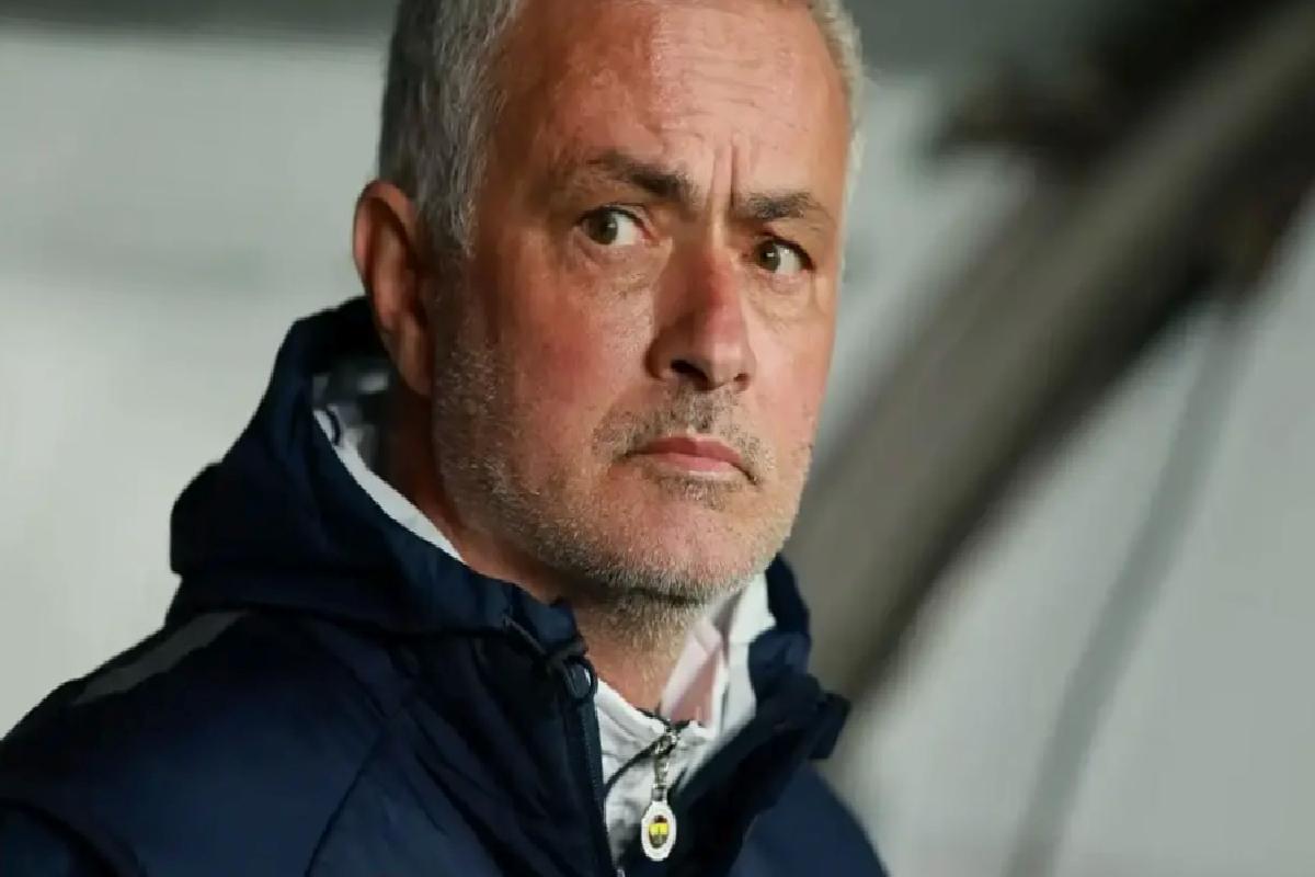 Jose Mourinho Roma Havalimanı’nda görüldü
