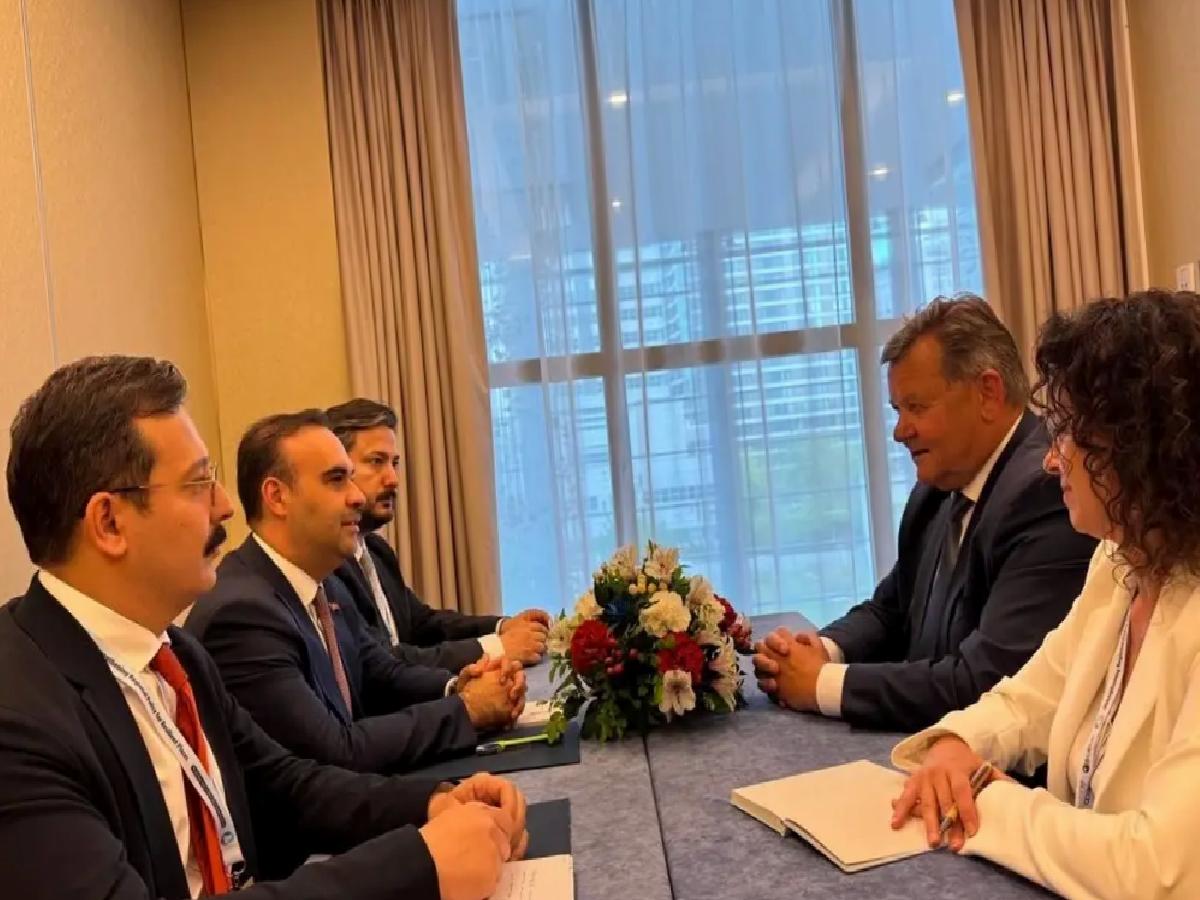 Kacır’dan OECD Görüşmeleri