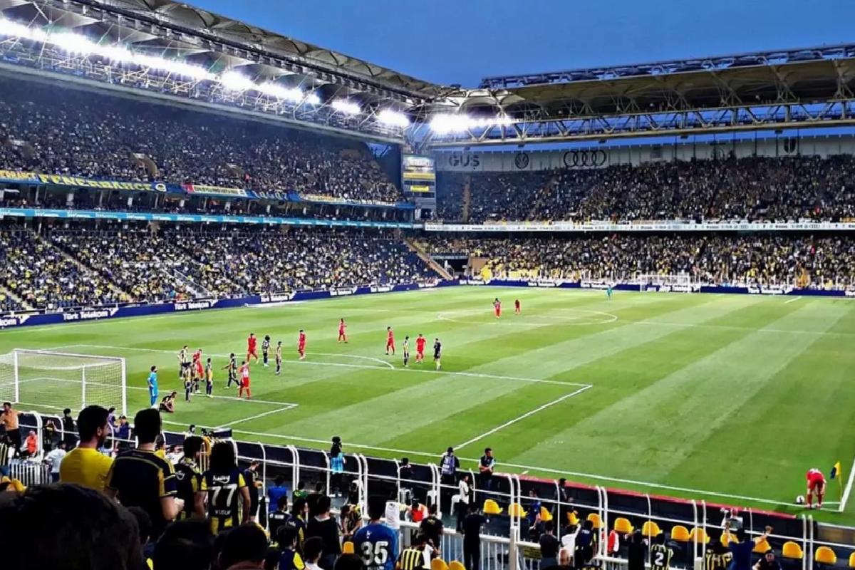 Kadıköy bu dönem rakiplere deplasman değil Fenerbahçe’ye “dertlasman” oldu