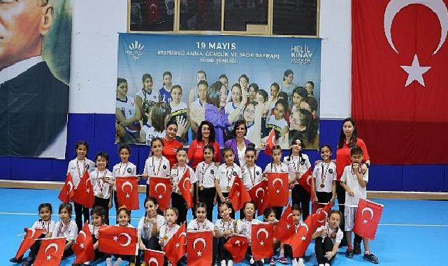 Karabağlar Belediyesi Spor Okulu Öğrencileri, 19 Mayıs Spor Şenliği’nde Buluştu